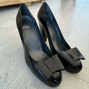 STUART WEITZMAN BLACK LEATHER BOW HEELS – Size 9.5
